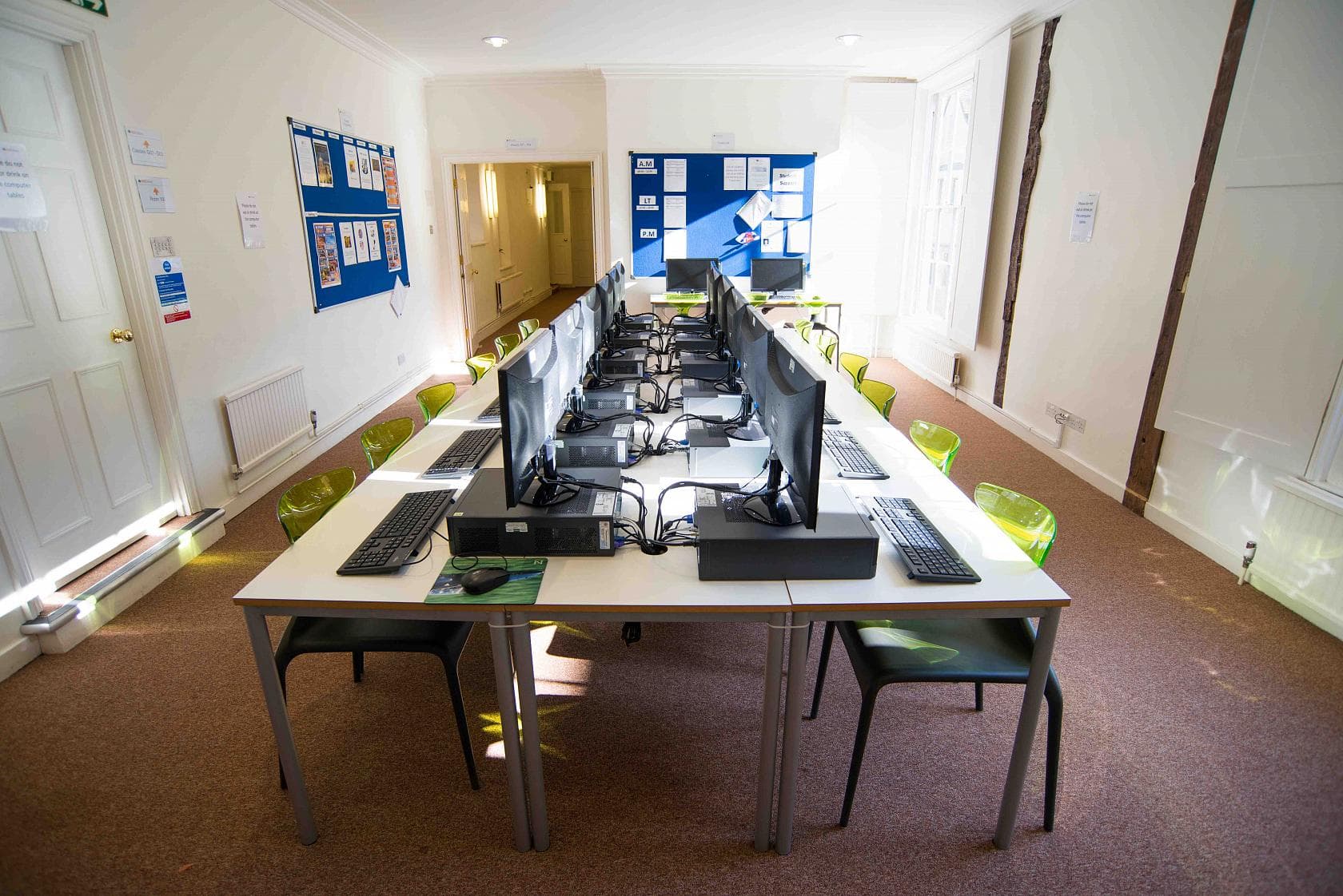 Oxford International English Schools image 2